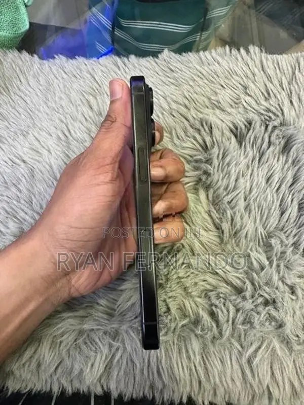Apple iPhone 16 Pro (Used)