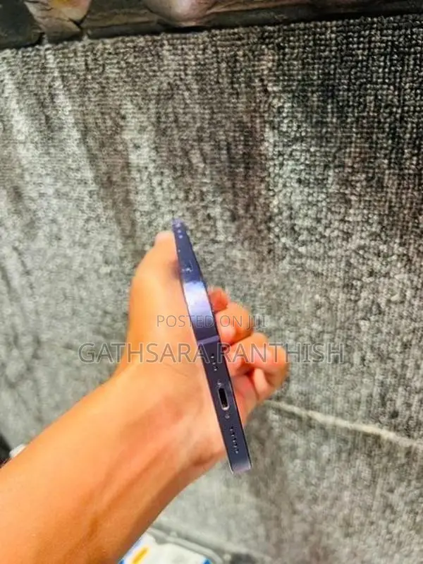 Apple iPhone 12 (Used)