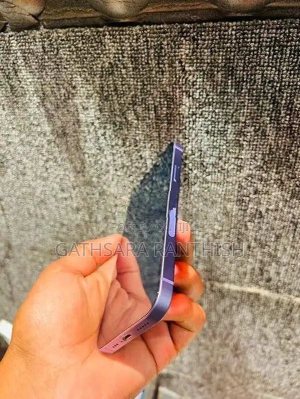 Apple iPhone 12 (Used)
