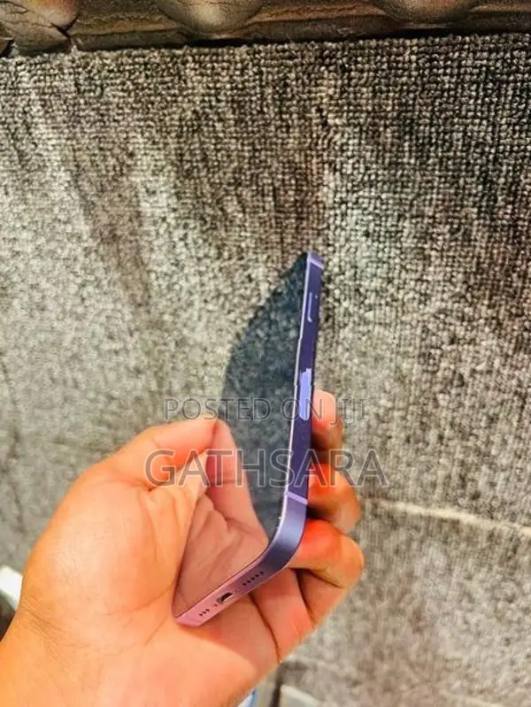 Apple iPhone 12 (Used)