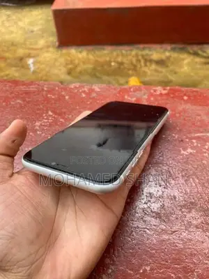 Apple iPhone XR (Used)