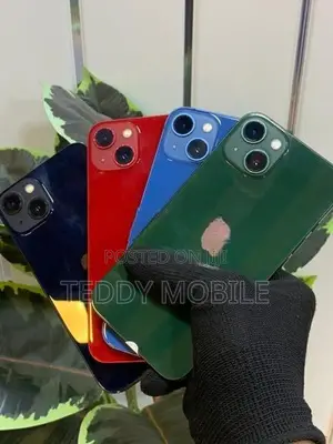 Apple iPhone 13 (Used)