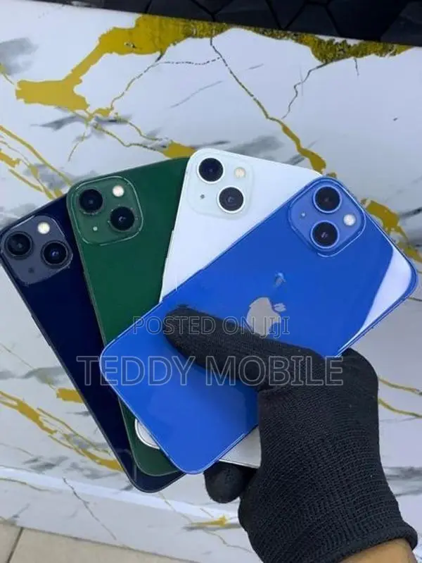 Apple iPhone 13 (Used)