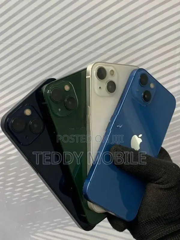 Apple iPhone 13 (Used)