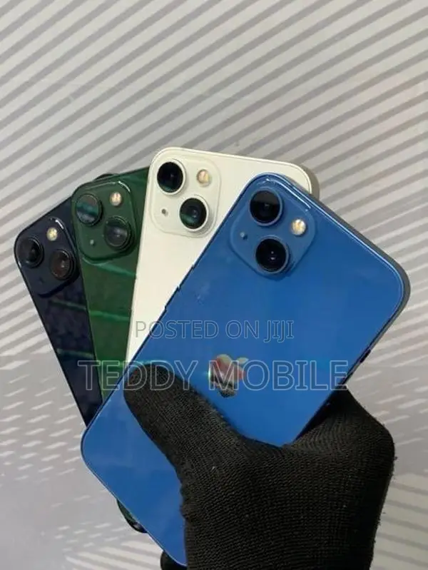 Apple iPhone 13 (Used)