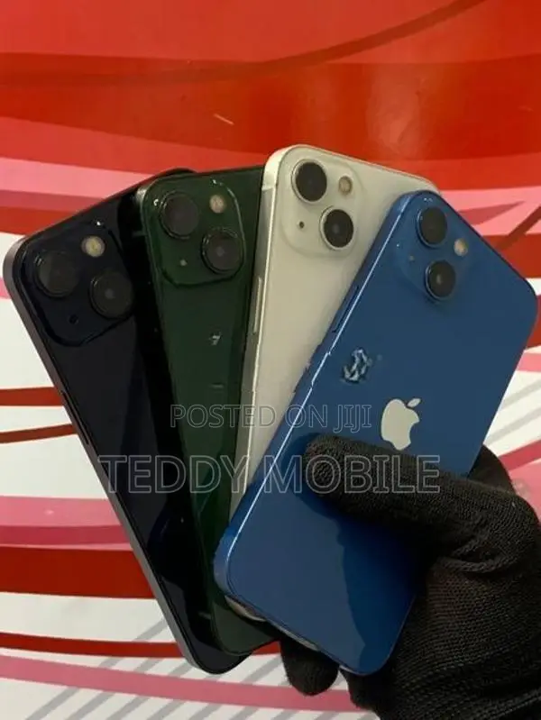 Apple iPhone 13 (Used)