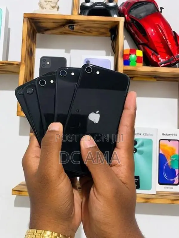 Apple iPhone SE 2 (Used)