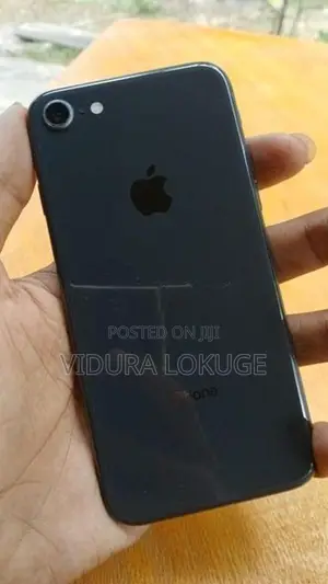 Apple iPhone 8 (Used)
