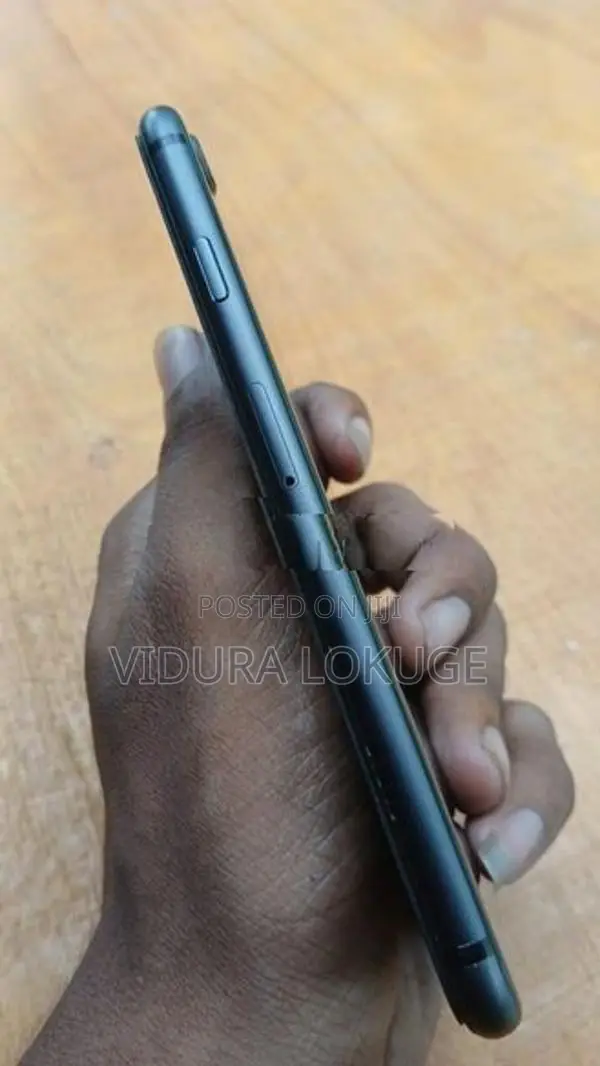 Apple iPhone 8 (Used)