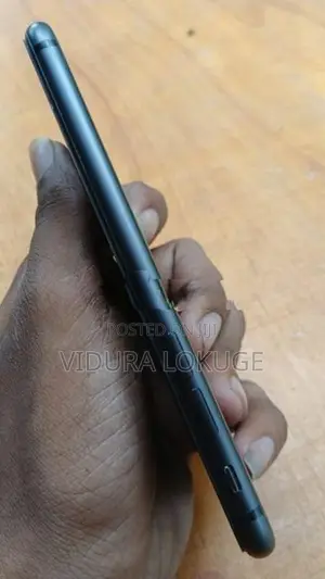 Apple iPhone 8 (Used)