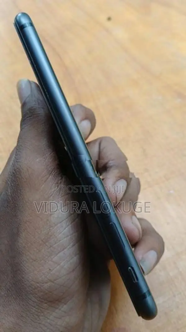 Apple iPhone 8 (Used)