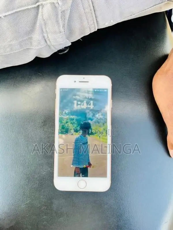Apple iPhone 8 (Used)