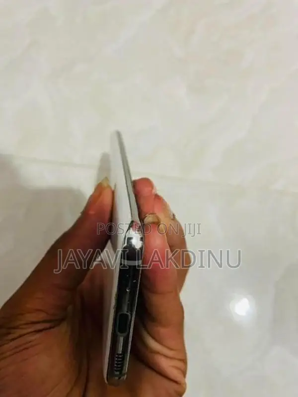 Samsung Galaxy S20 (Used)