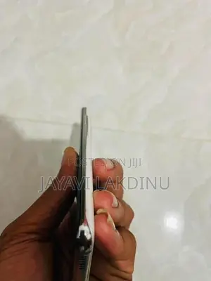 Samsung Galaxy S20 (Used)