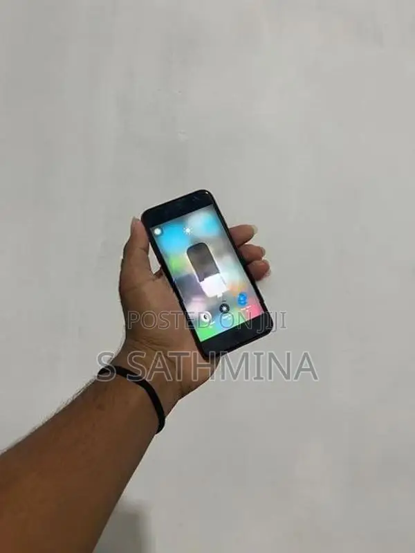Apple iPhone 8 (Used)