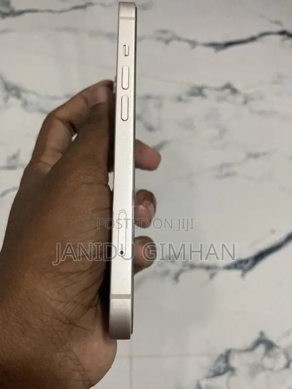 Apple iPhone 13 256GB (Used)