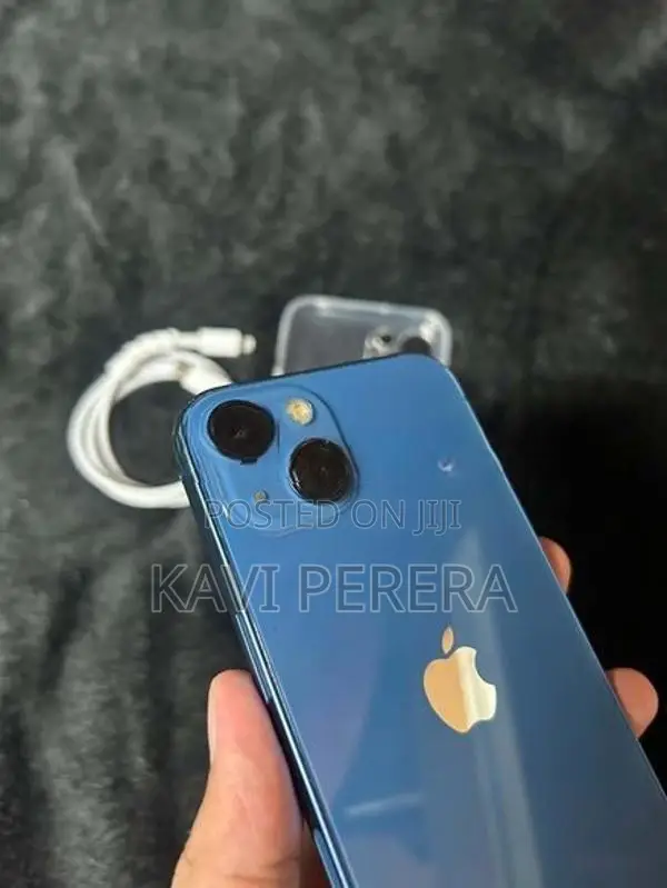 Apple iPhone 13 (Used)