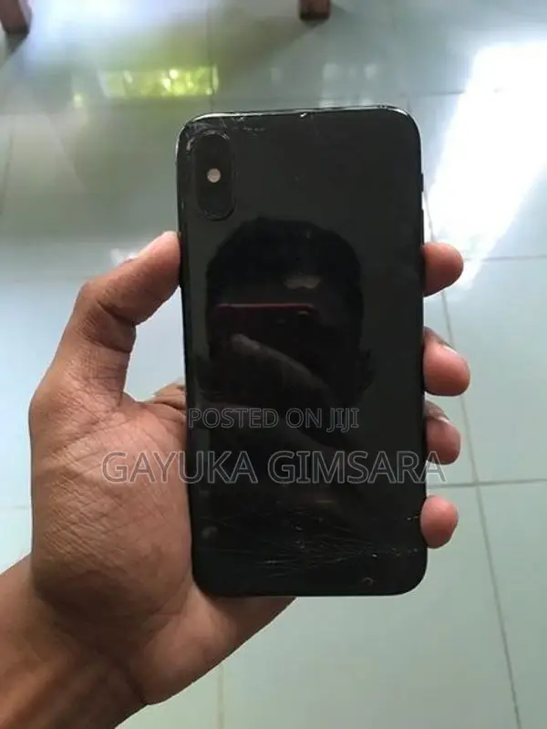 Apple iPhone XS (Used)