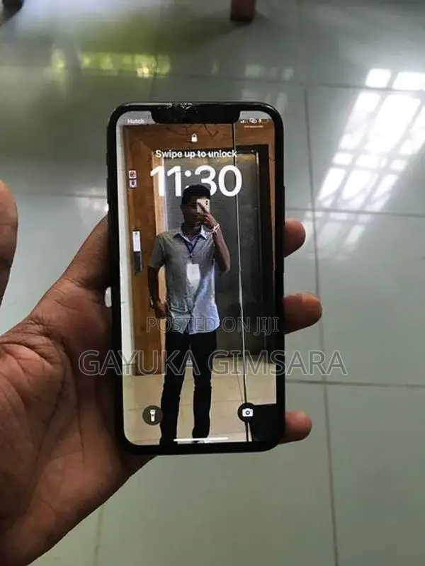 Apple iPhone XS (Used)