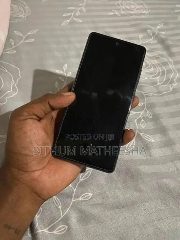 Samsung Galaxy S20FE (Used)