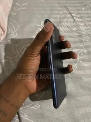 Samsung Galaxy S20FE (Used)