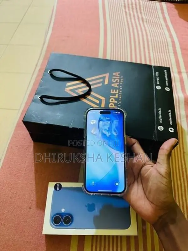 Apple iPhone 16 (Used)