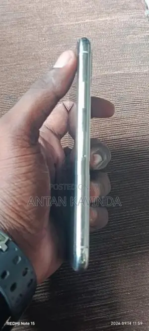 Apple iPhone XS (Used)