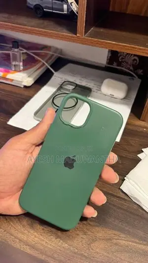 Apple Used I Phone 13 "3" Backcovers
