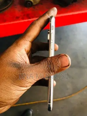 Apple iPhone XS (Used)