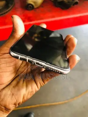 Apple iPhone XS (Used)