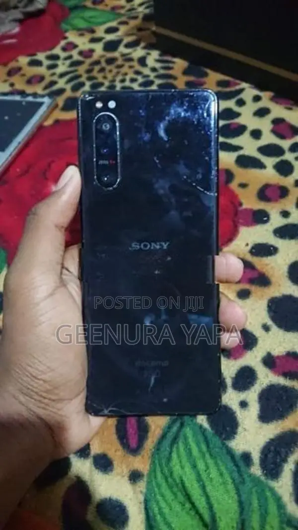 Sony Xperia 5 II (Used)