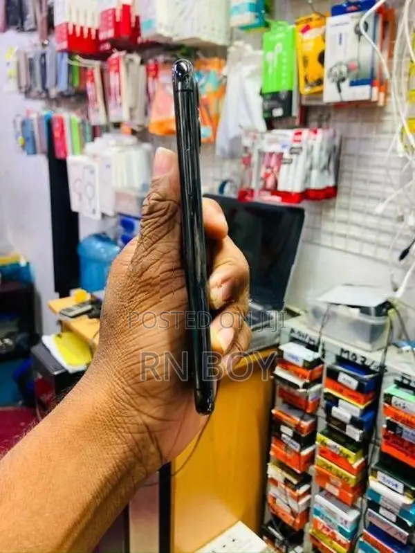 Apple iPhone 11 Pro (Used)