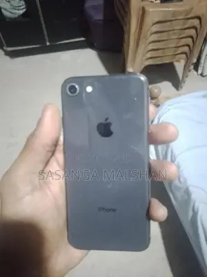 Apple iPhone 8 (Used)