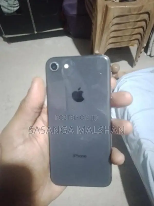 Apple iPhone 8 (Used)