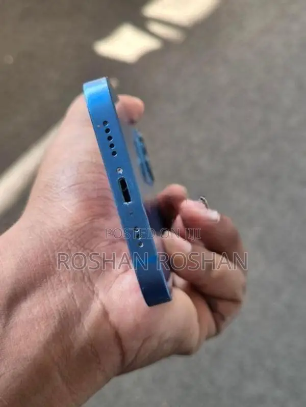Apple iPhone 13 (Used)