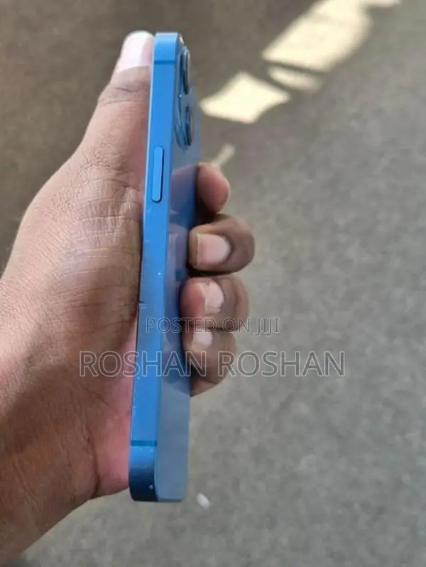 Apple iPhone 13 (Used)