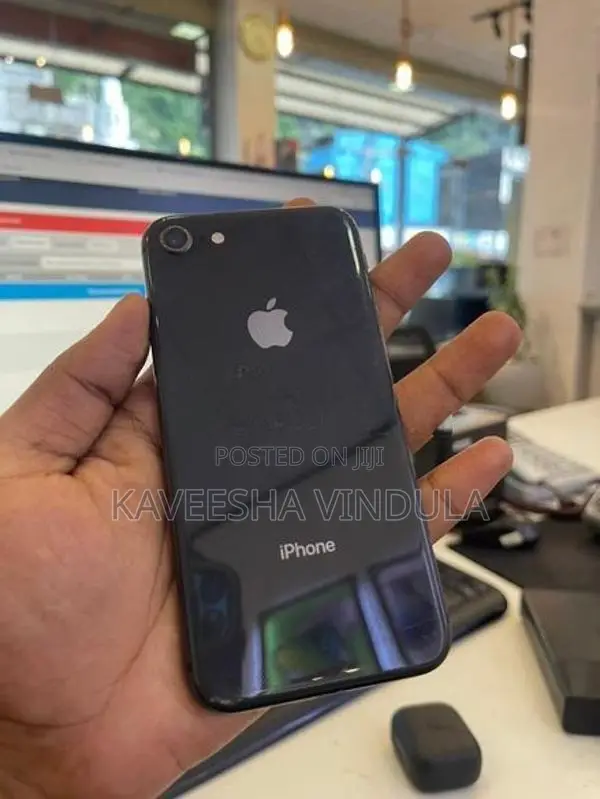 Apple iPhone 8 64GB (Used)