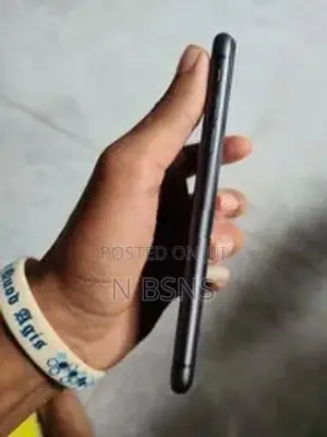 Apple iPhone 11 (Used)