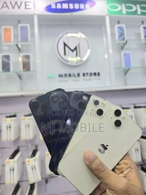 Apple iPhone 13 (Used)