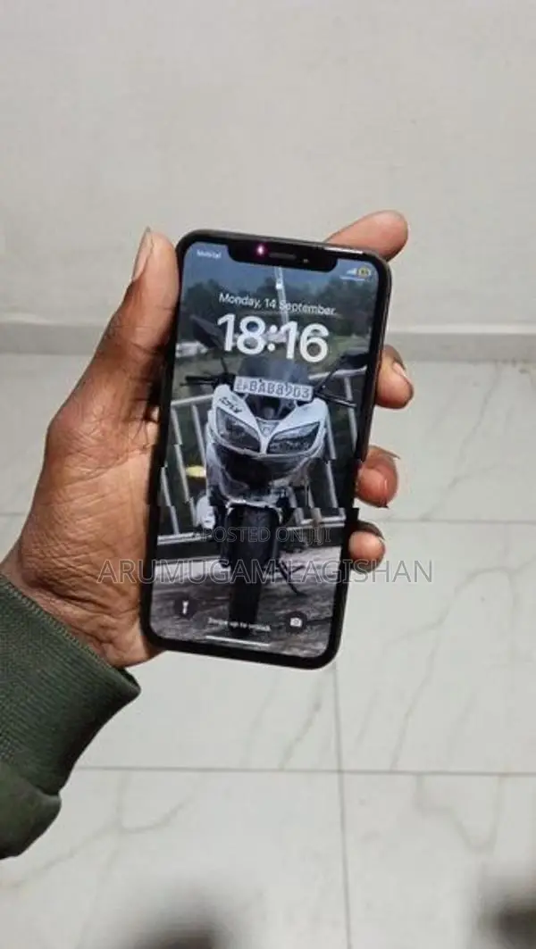Apple iPhone X (Used)