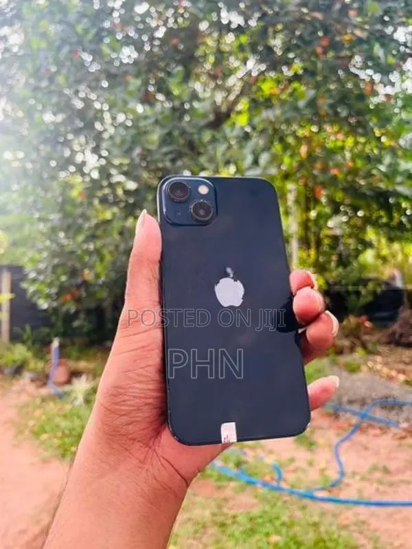 Apple iPhone 13 (Used)