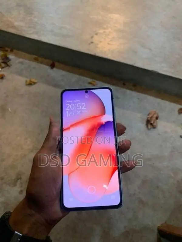 Xiaomi 13 256GB (Used)