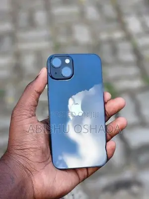 Apple iPhone 13 (Used)