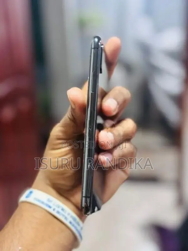 Apple iPhone XS (Used)