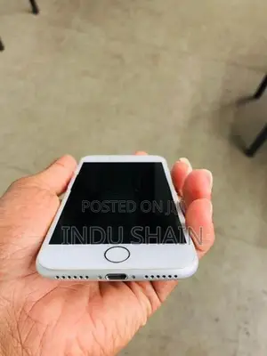 Apple iPhone 8 (Used)