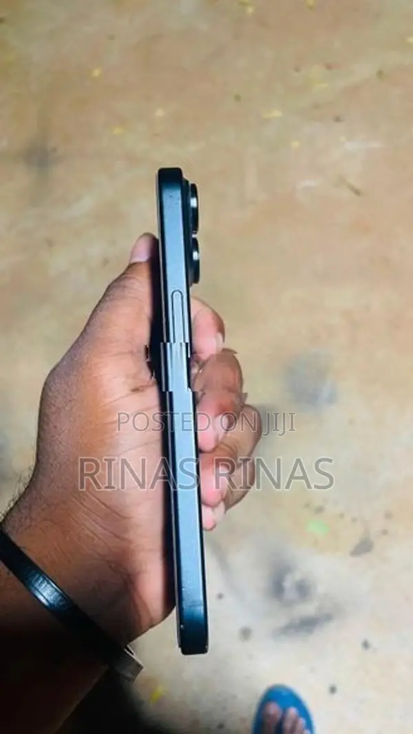 Apple iPhone 15 (Used)