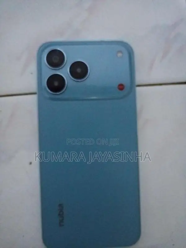 ZTE nubia V8 (Used)