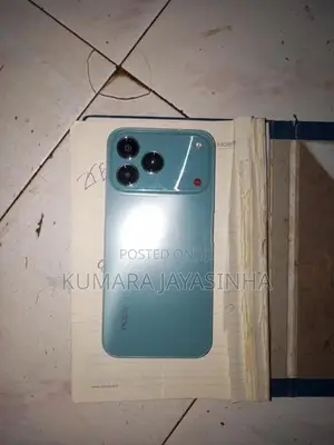 ZTE nubia V8 (Used)