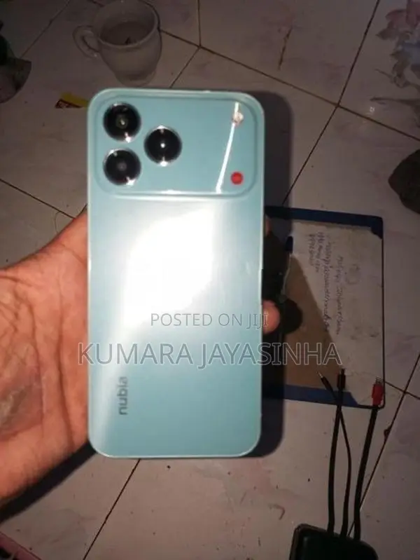 ZTE nubia V8 (Used)