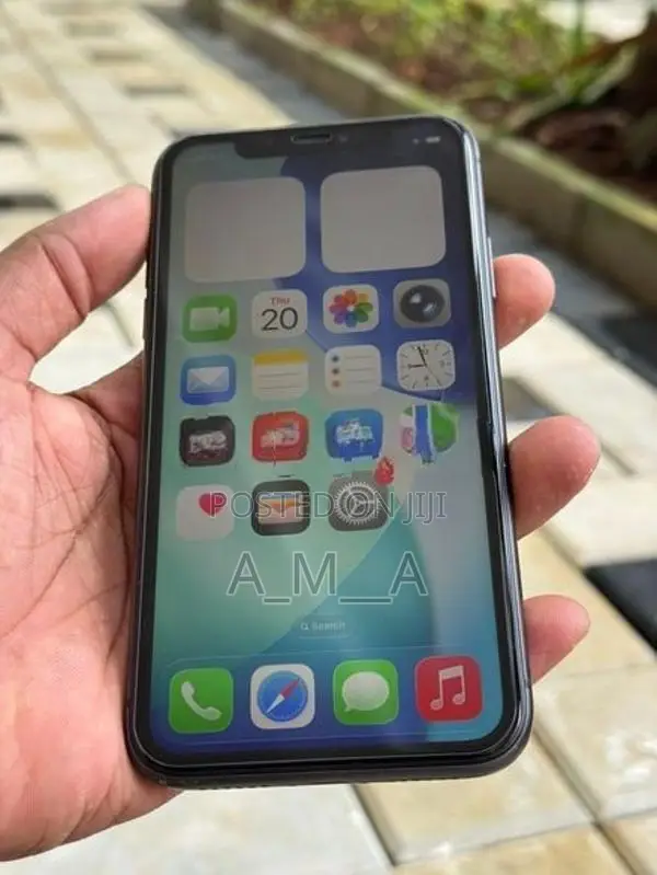 Apple iPhone 11 256GB (Used)